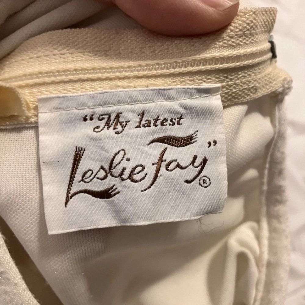 Leslie Fay VTNG Ivory Maxi Peasant White Dress with Floral Embroidery XS READ - Picture 5 of 11